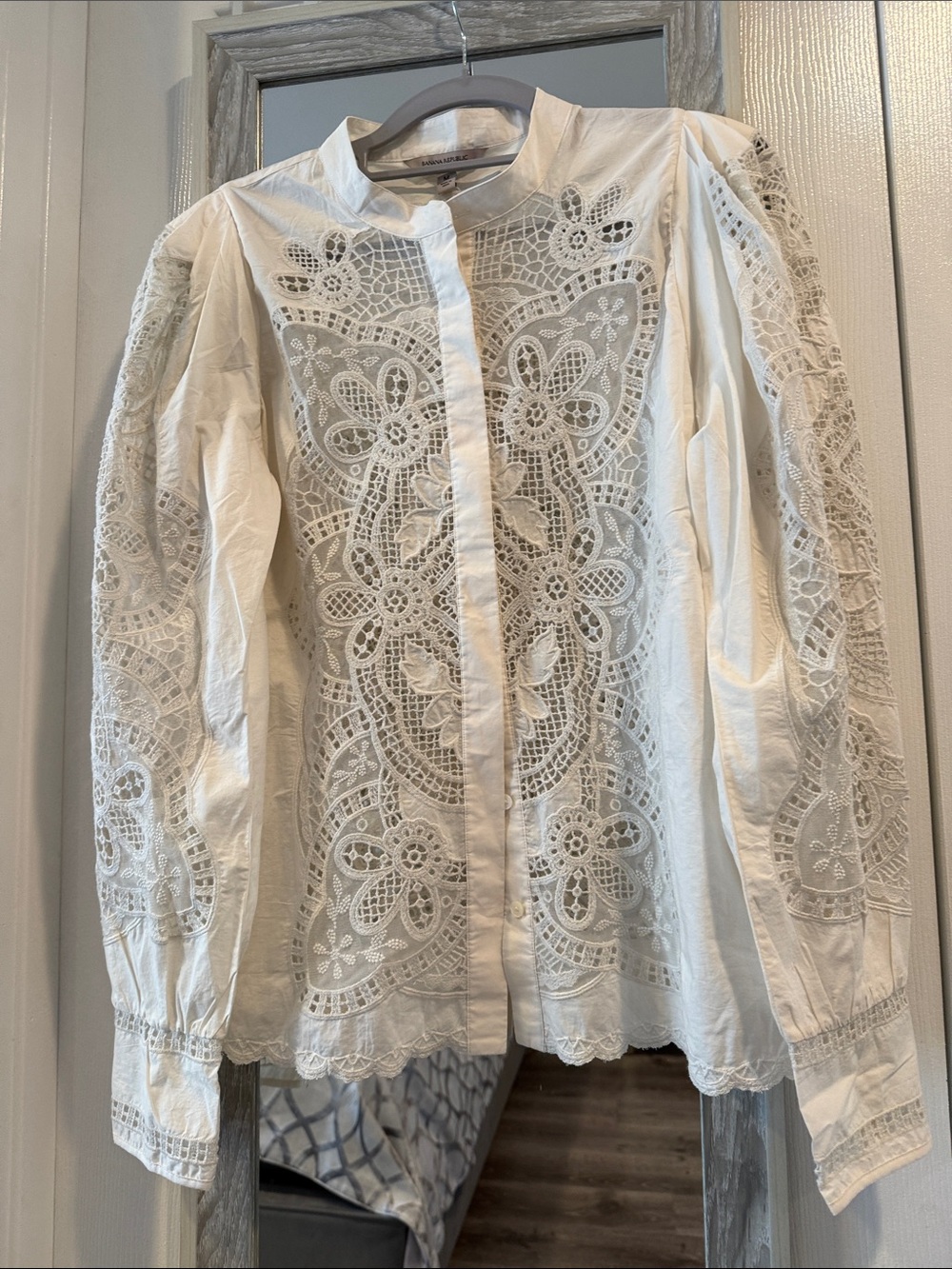Banana Republic White Eyelet Lace Button-Up Blouse